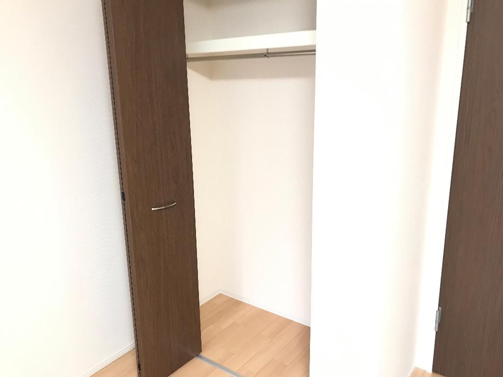 拡大写真:グレイシャス 1階103のクローゼット