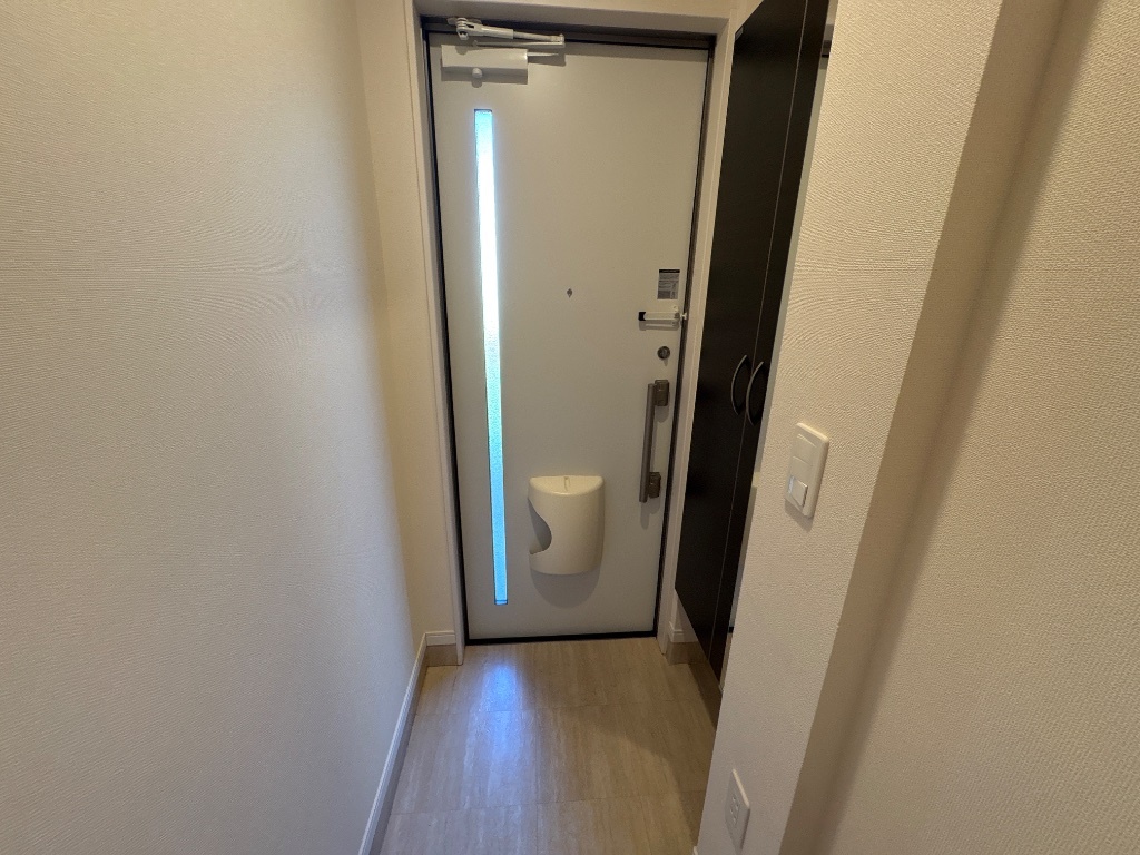 拡大写真:Casa美輪Ⅱ 2階202の玄関