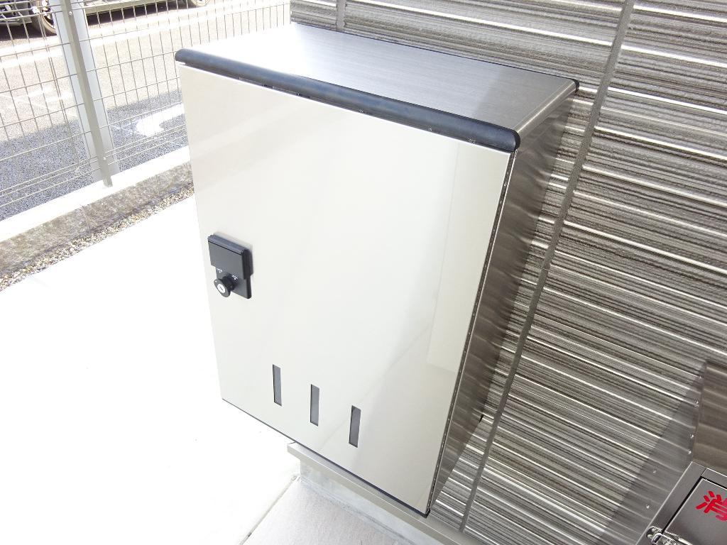 拡大写真:フェリーチェ 東浦 2階205の宅配BOX
