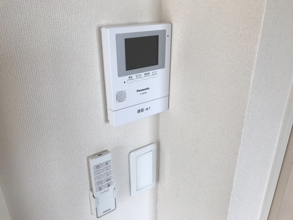 拡大写真:シャインパレス 2階203のカメラ付インターホン