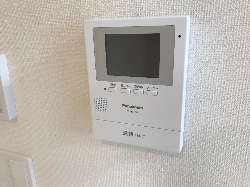 拡大写真:Novembre令和 1階106のカメラ付インターホン