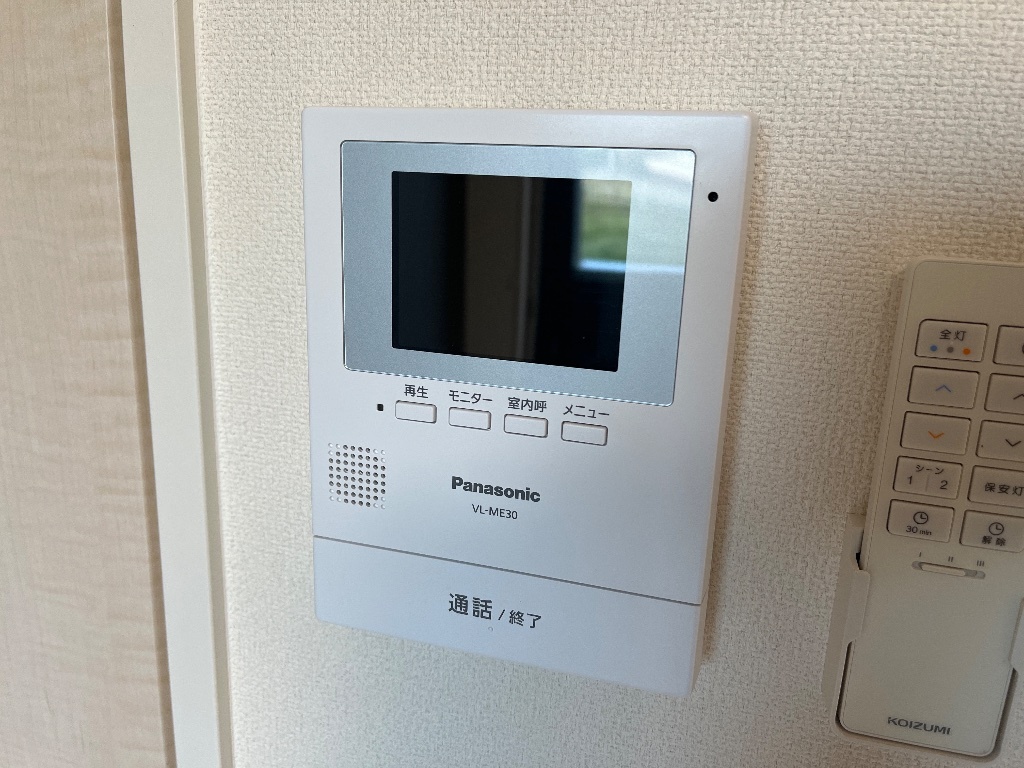 拡大写真:プレジール 1階102のカメラ付インターホン