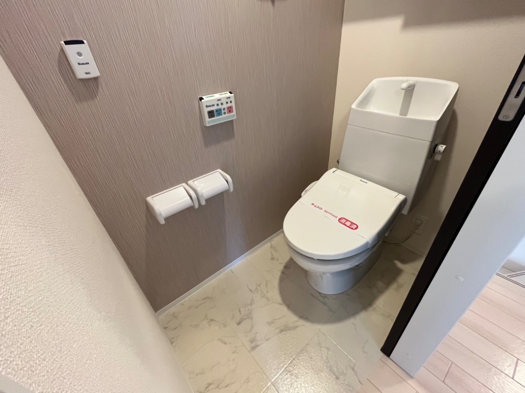 拡大写真:高尾崎 NEW TOWN La・Terre I 2階206のシャワー付トイレ