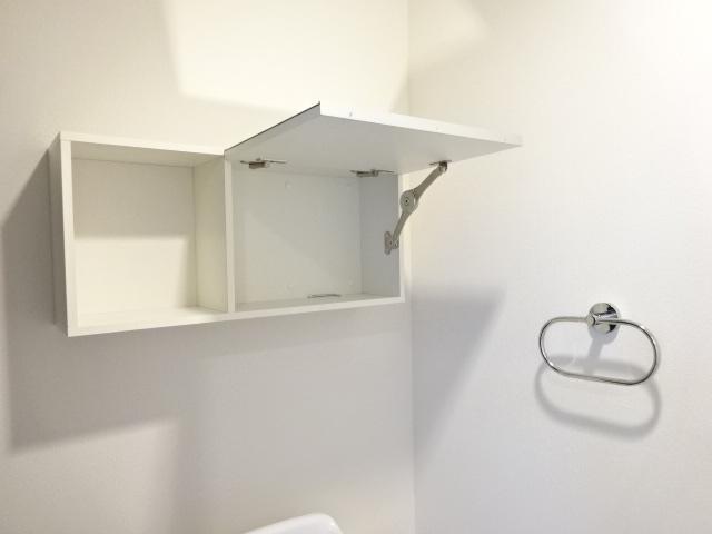 拡大写真:フェリーチェ 1階103のトイレ小物収納