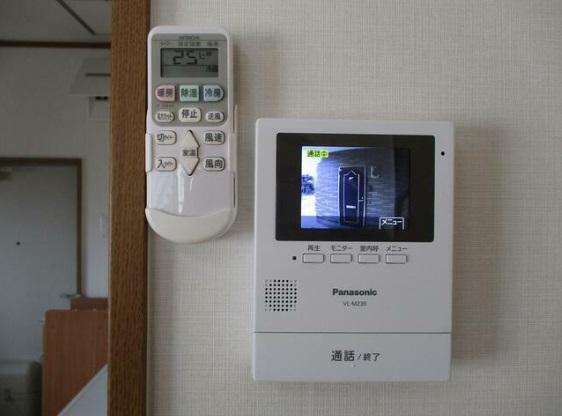 拡大写真:ジュネス有福 1階102のカメラ付インターホン