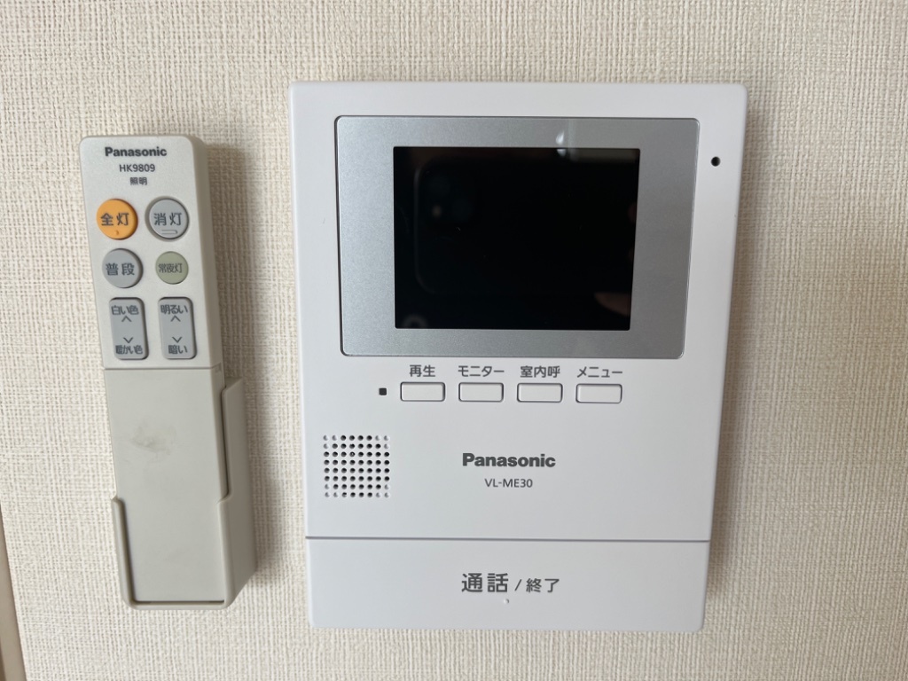 拡大写真:オルフェーブル(Orfevre) 2階202のカメラ付インターホン