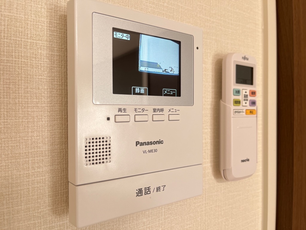 拡大写真:サンウイング 2階210のカメラ付インターホン