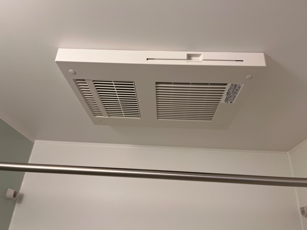 拡大写真：ツバメゾン 2階202の浴室乾燥機