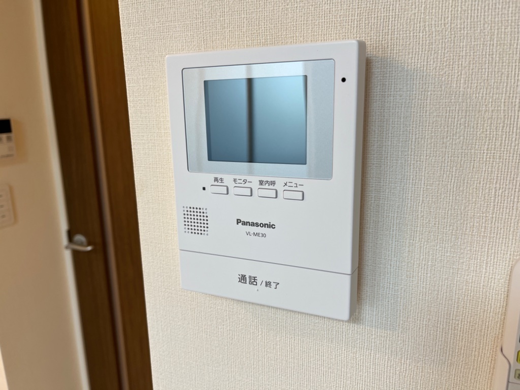 拡大写真：ツバメゾン 2階202のカメラ付インターホン