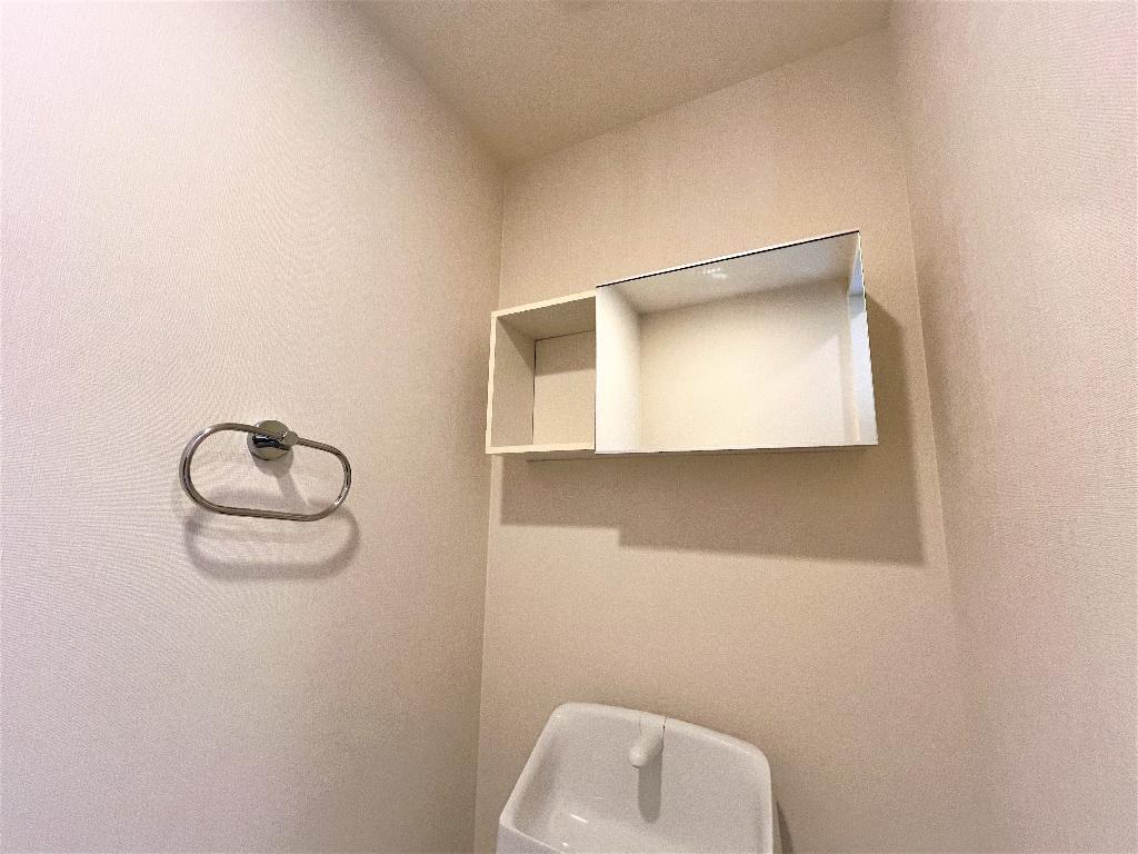 拡大写真:ジュリア 1階105のトイレ収納