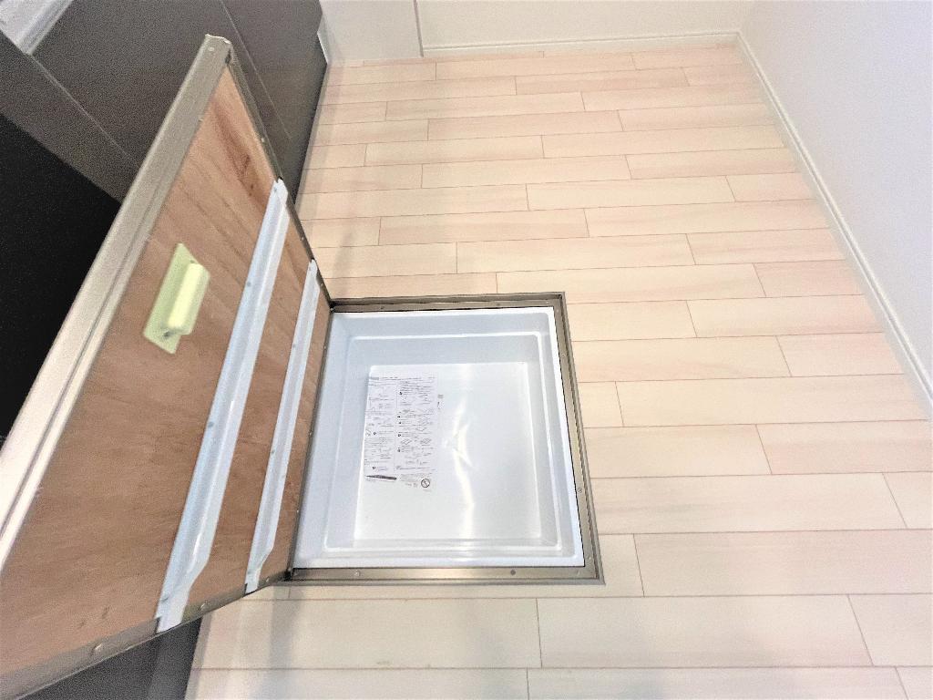 拡大写真:ジュリア 1階105の床下収納