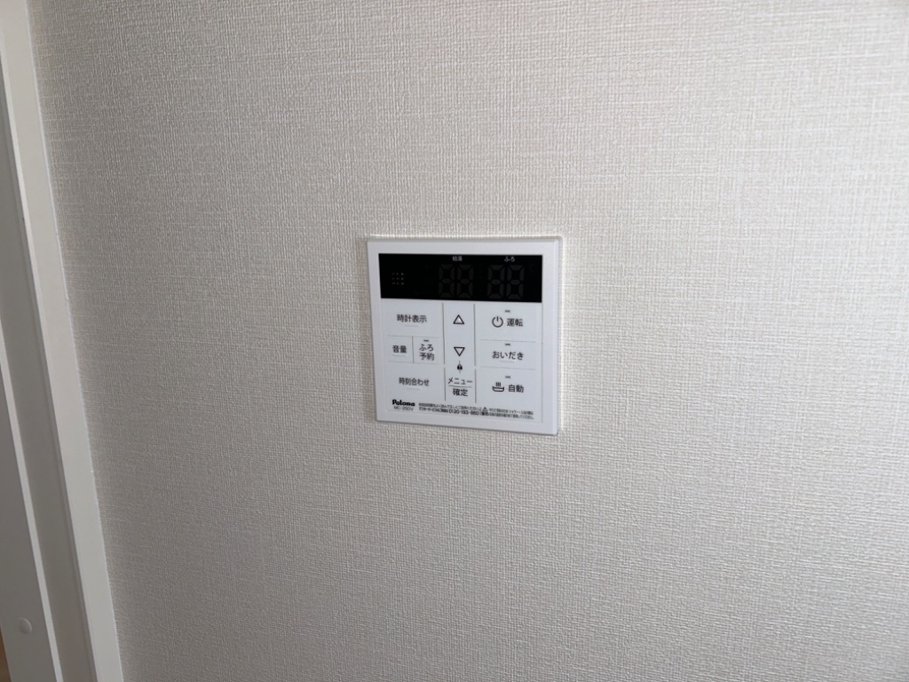 拡大写真:シャトー ウエスト 1階107の給湯器