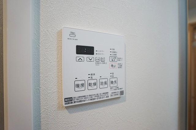 拡大写真:アルティザ博多リバーフロント 8階803の浴室乾燥機(イメージ)