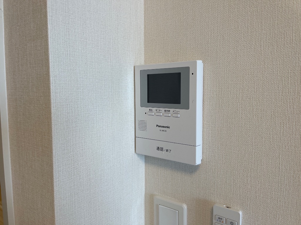 拡大写真:ビオルネ 奏(VIE.ORNER〜KANADE〜) 2階203のカメラ付インターホン