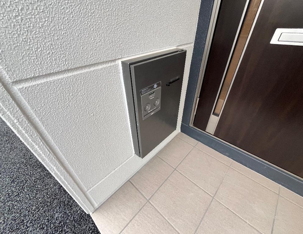 拡大写真:FK4 2階206の宅配ボックス