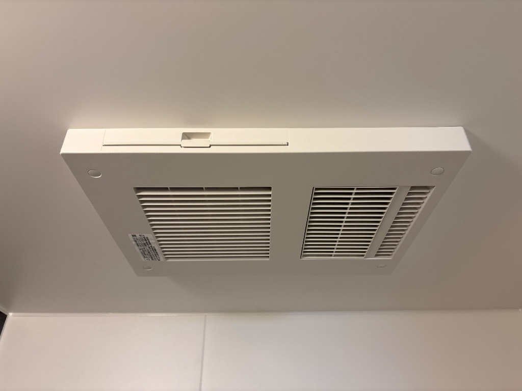 拡大写真:プレタージュ 2階201の浴室乾燥機