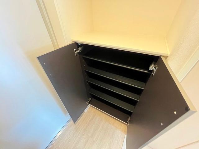 拡大写真:セラヴィ箱崎 1階101の下駄箱(イメージ)