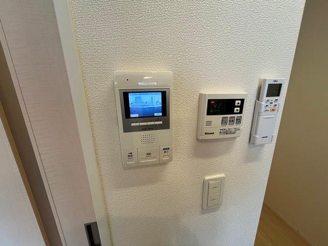 拡大写真:セラヴィ箱崎 1階101のカメラ付インターホン(イメージ)