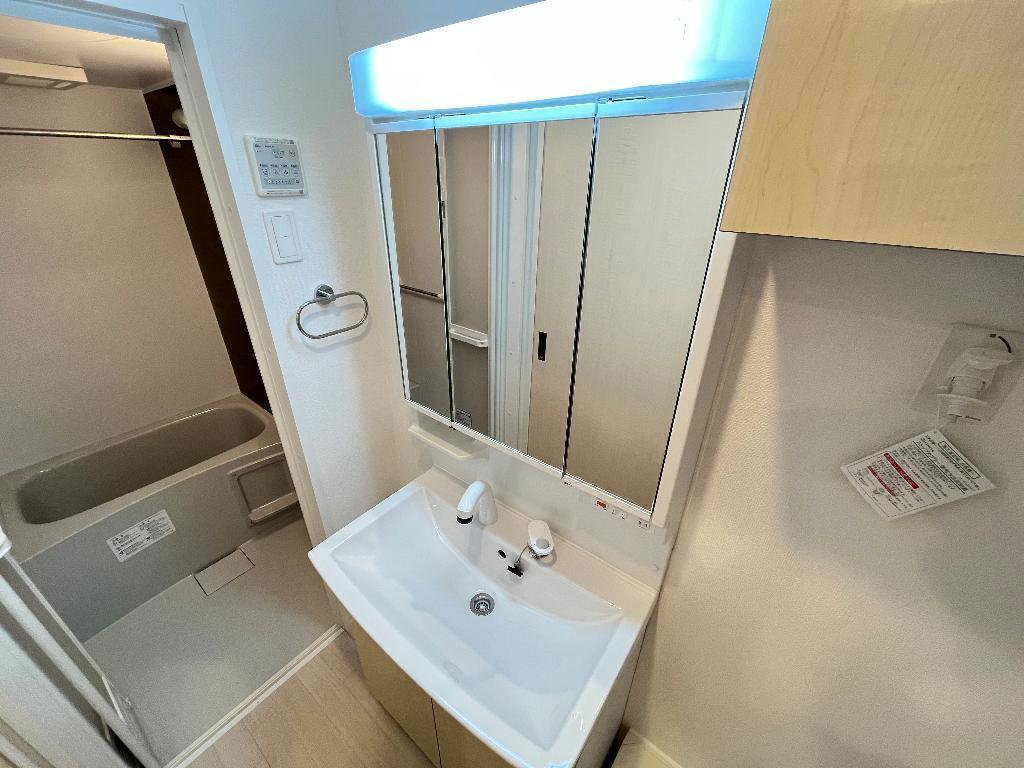 拡大写真:セラヴィ箱崎 3階305の洗髪洗面化粧台(イメージ)