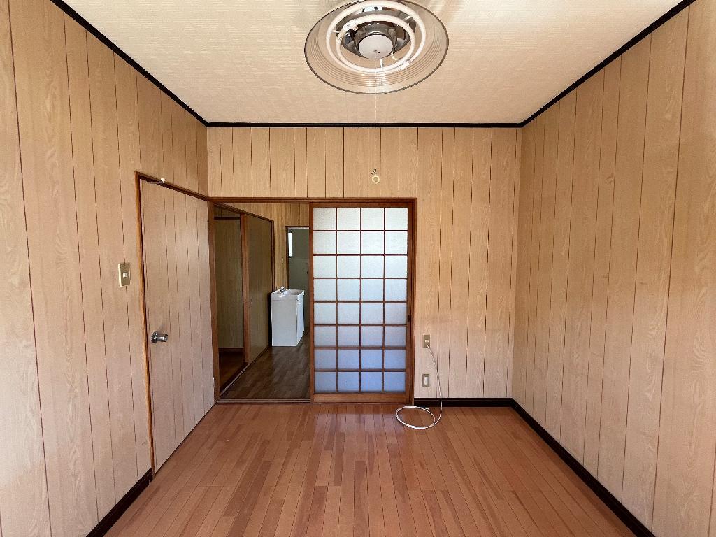 拡大写真:愛西市須依町北前 1階B-1の洋室