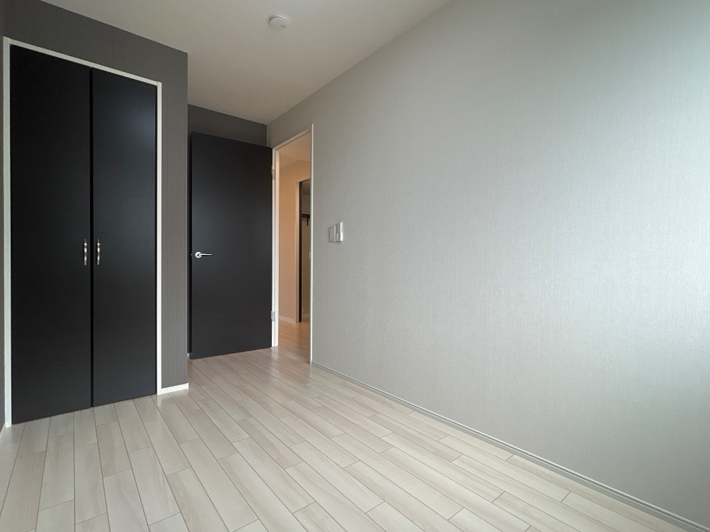 拡大写真:リッチレジデンスB(Rich Residence B) 1階108の洋室(東)