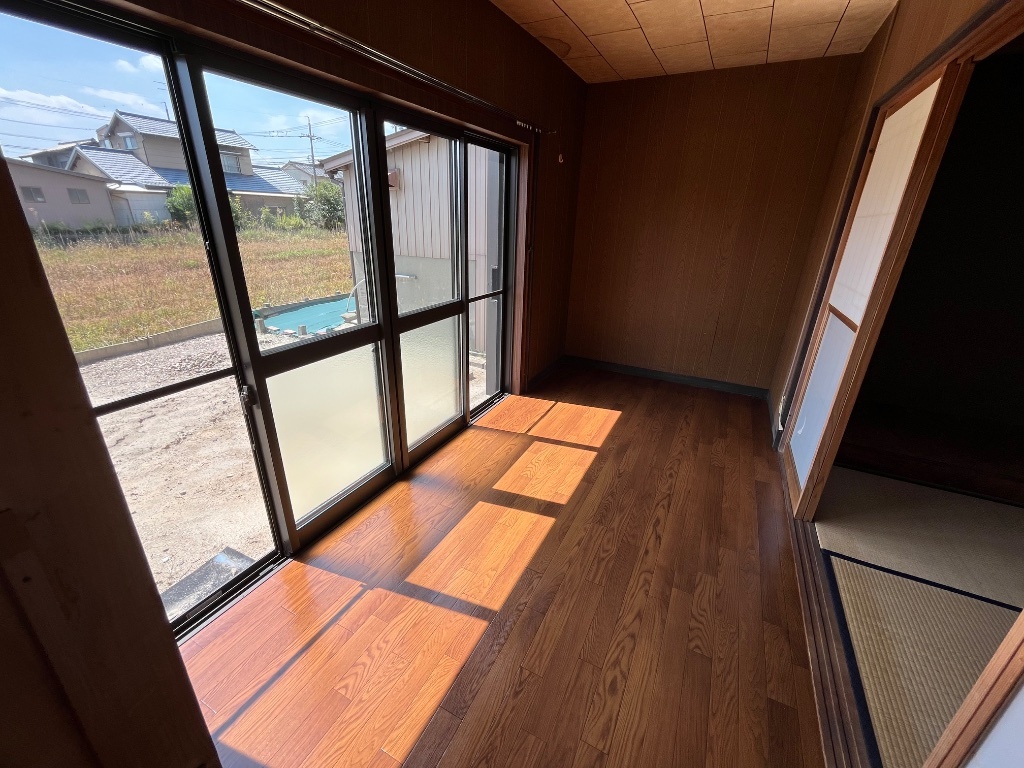 拡大写真：愛西市勝幡町新町 2階1の居間