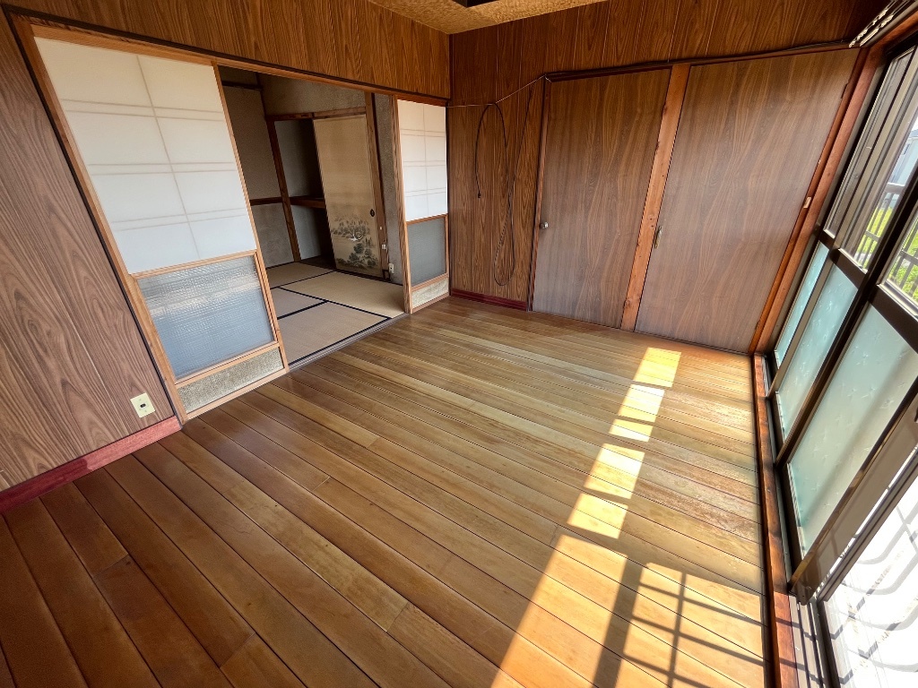 拡大写真：愛西市勝幡町新町 2階1の洋室