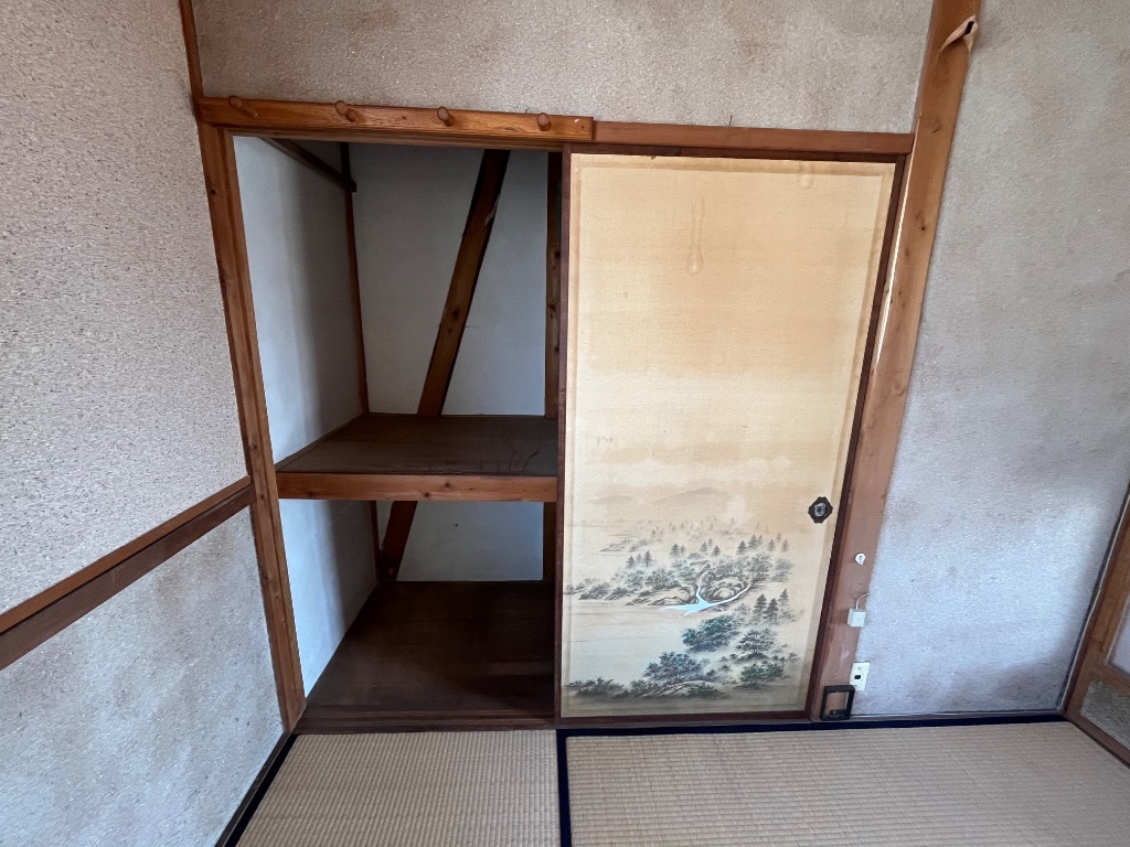 拡大写真：愛西市勝幡町新町 2階1の押入