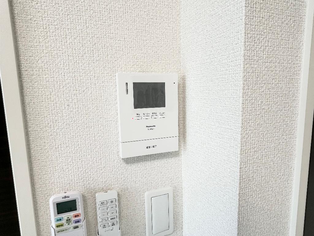 拡大写真:ピーコック 2階202のカメラ付インターホン