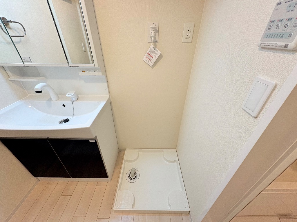 拡大写真:ラーバンコート大宮土屋 1階105の洗濯機置場