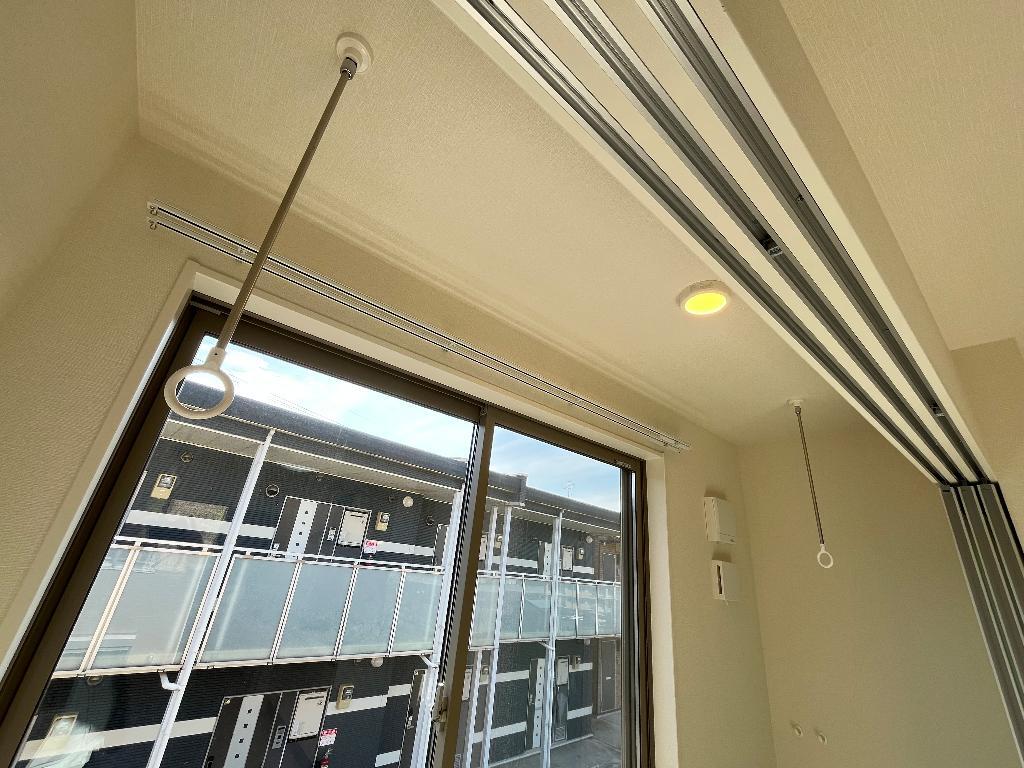 拡大写真:プランドール リサ 2階205の室内物干し