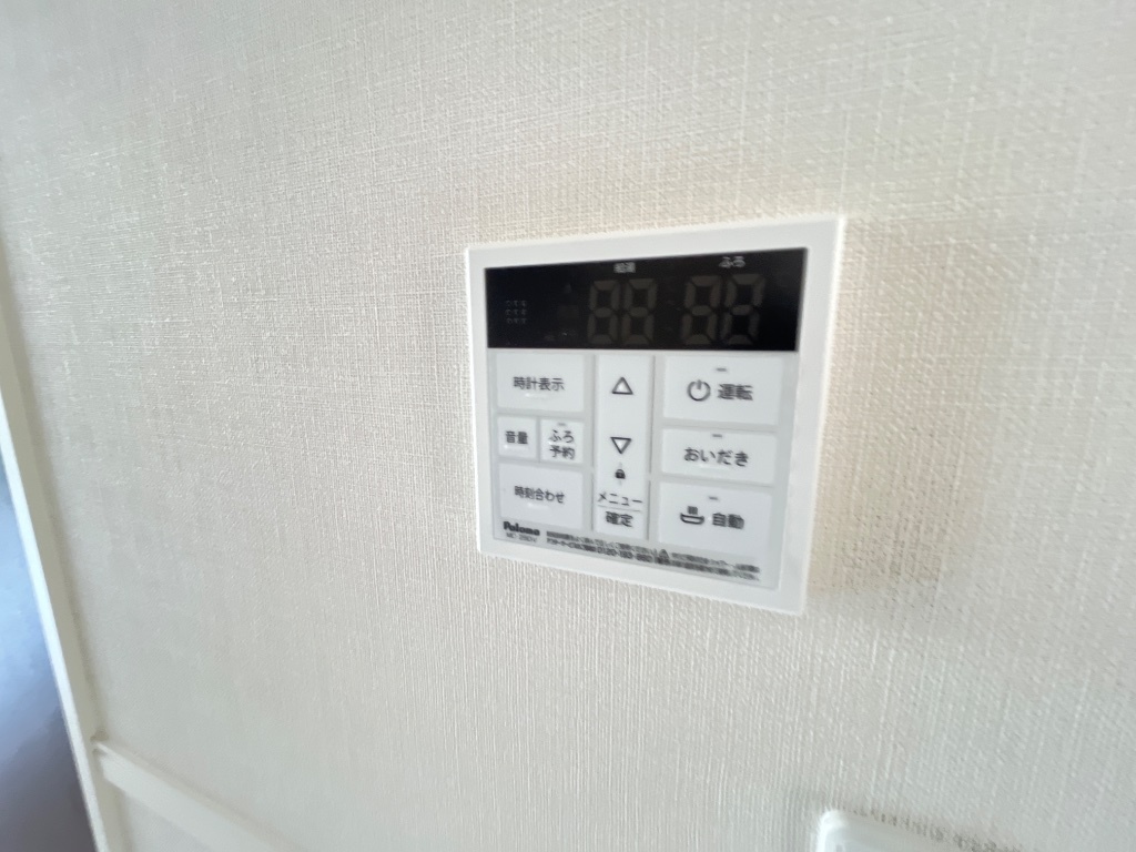 拡大写真:サラスリーノ 1階103の給湯パネル