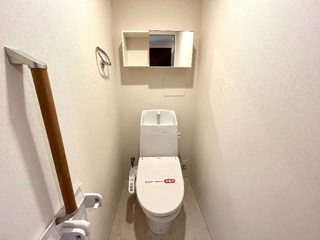 拡大写真:Wealth Comfort 新宮 3階307のシャワー付トイレ(イメージ)