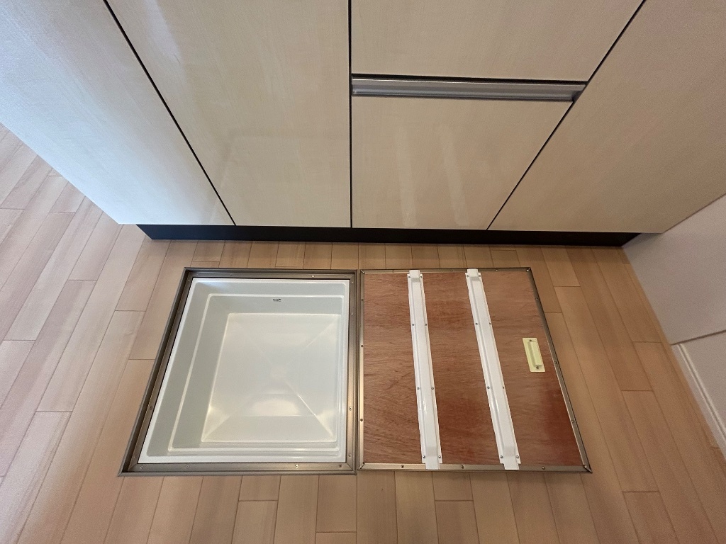 拡大写真:M’sコート 1階101の床下収納