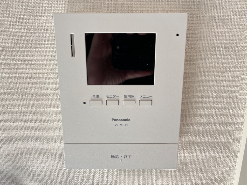 拡大写真:Shangri-La (シャングリラ) 1階101のカメラ付インターホン