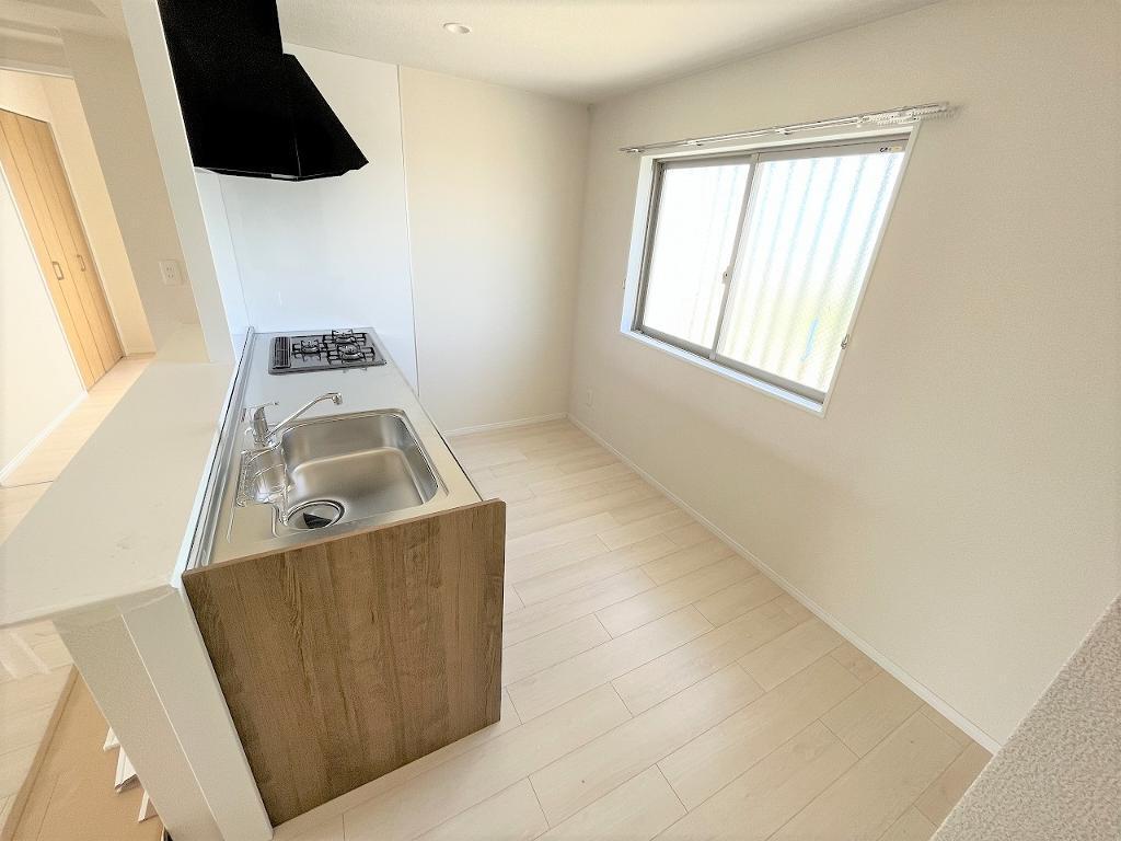 拡大写真:(仮)名護市屋部3LDK新築マンション 3階301のキッチン(イメージ)