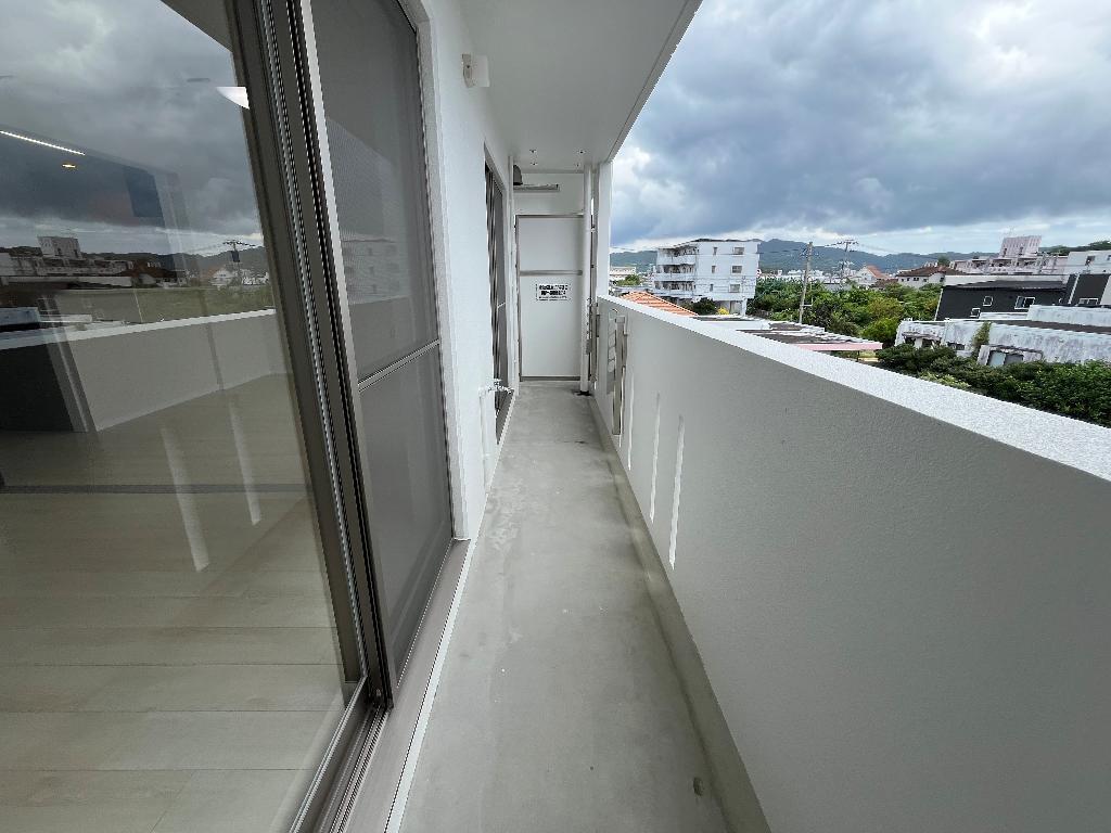 拡大写真:(仮)名護市屋部3LDK新築マンション 3階301のベランダ(イメージ)