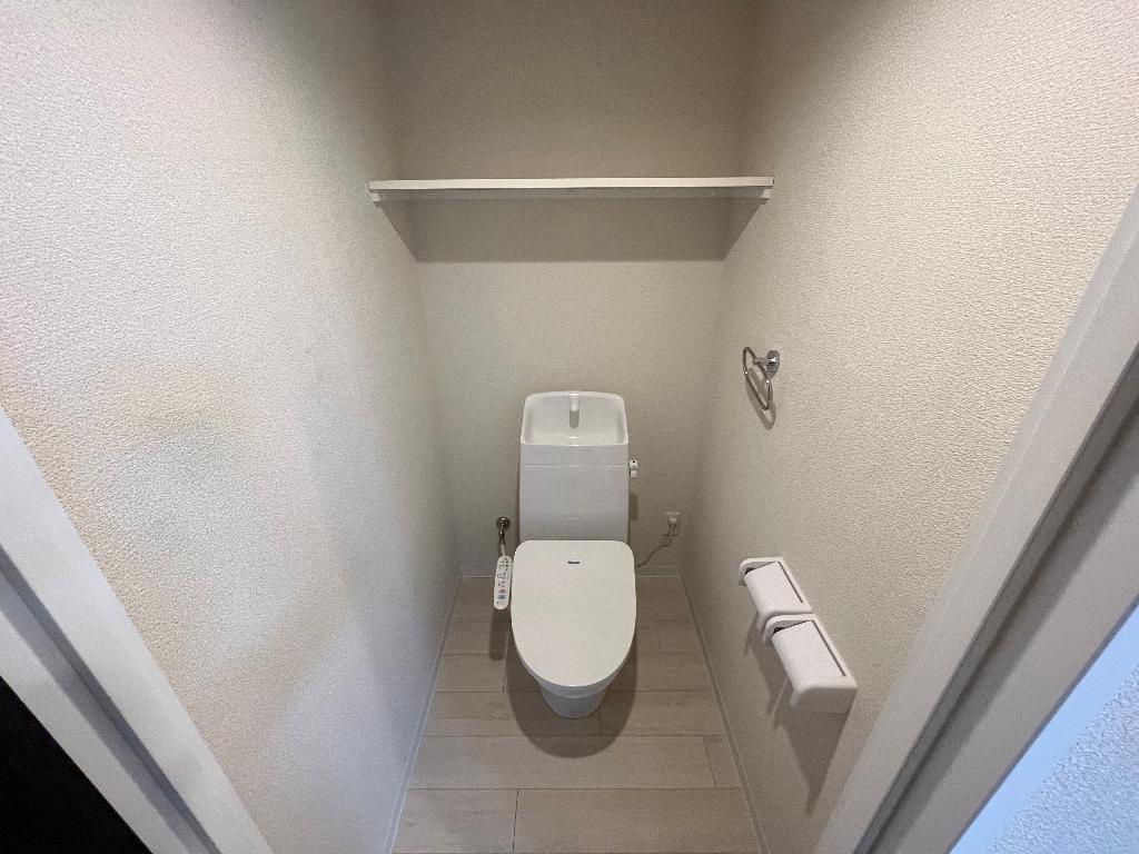 拡大写真:(仮)名護市屋部3LDK新築マンション 3階301のシャワー付トイレ(イメージ)
