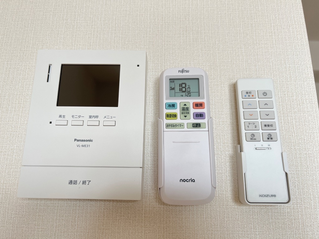 拡大写真:アイリス 1階102のカメラ付インターホン