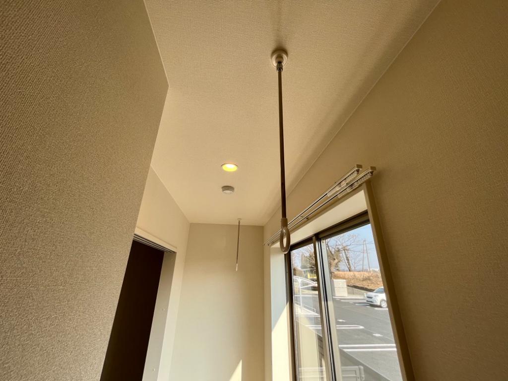 拡大写真:ステラ・カーサ 1階103の建具等の色・仕様は相違がございます(イメージ)