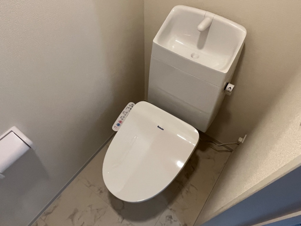 拡大写真:尾張旭市旭ヶ丘山の手新築アパート 2階201のシャワー付トイレ(イメージ)