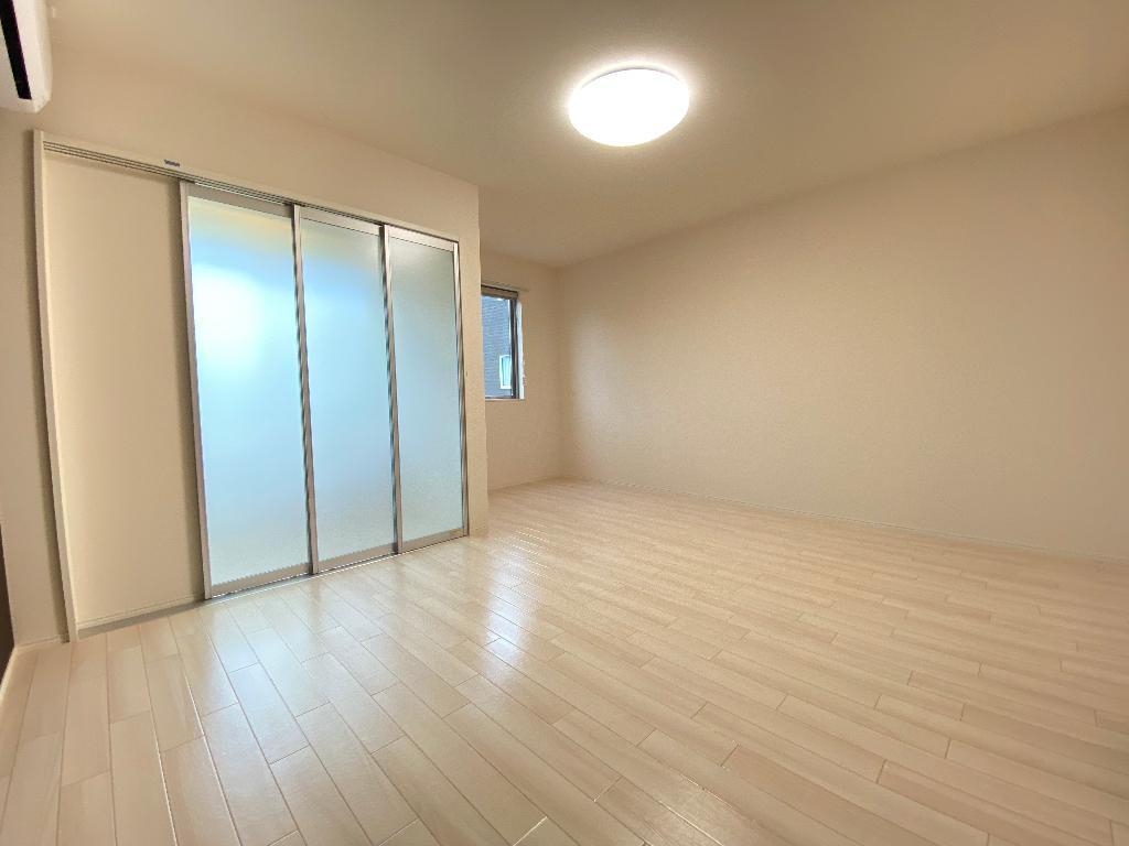 拡大写真:仮)太田市西本町アパート新築工事 1階102の洋室(イメージ)