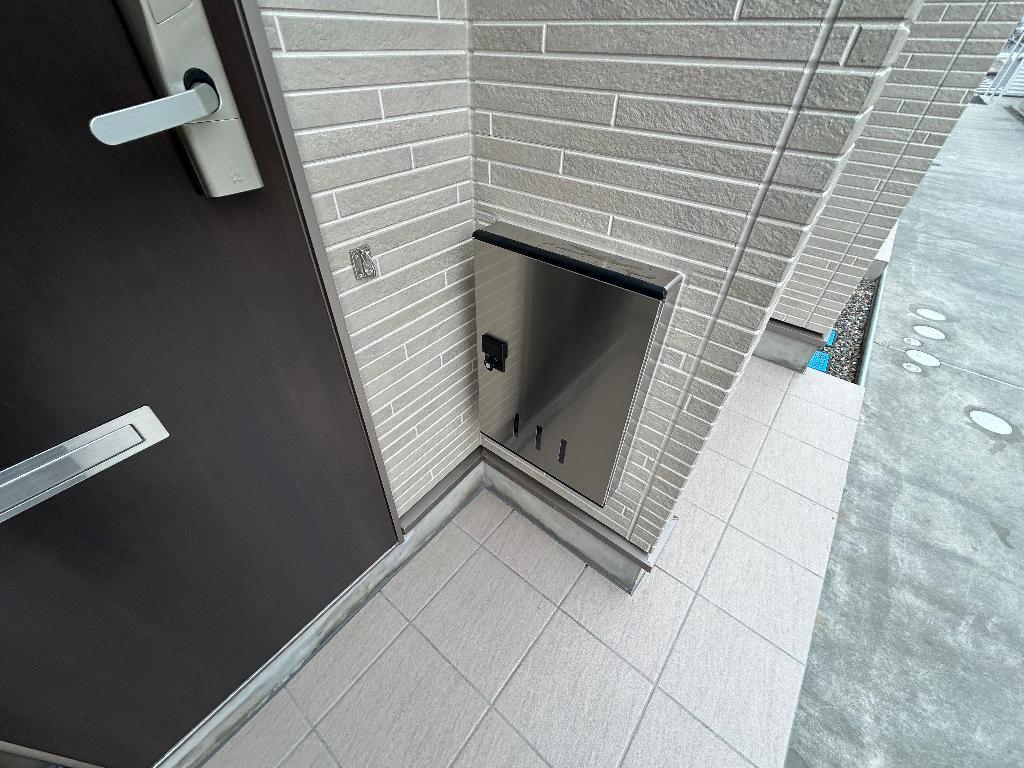拡大写真:SOURIRE 1階106の宅配BOX(イメージ)