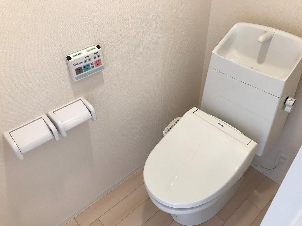 拡大写真:トロワシヤン 2階201のシャワー付トイレ(イメージ)