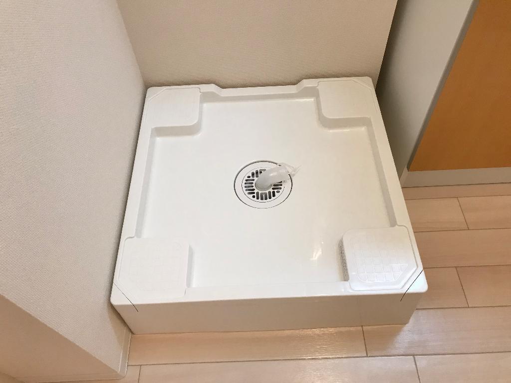 拡大写真:トロワシヤン 2階201の洗濯機置場(イメージ)