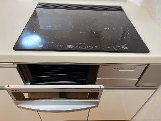 拡大写真:(仮称)流山市駒木マンション 2階203の3口IHクッキングヒーター(イメージ)