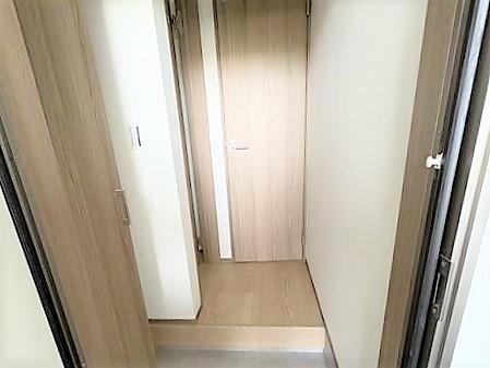 拡大写真:ルピナス・ルート 2階202の玄関(イメージ)