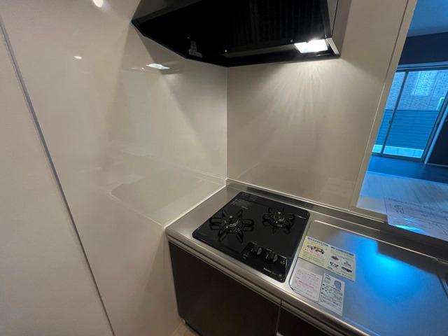 拡大写真:仮)夜臼6丁目新築アパート 1階105のキッチン(イメージ)