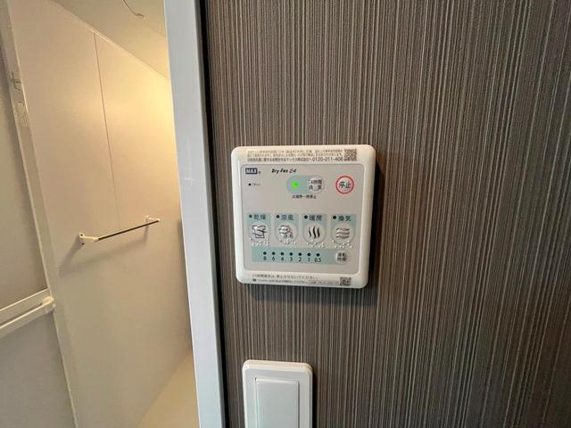 拡大写真:仮)夜臼6丁目新築アパート 2階206の浴室乾燥機(イメージ)