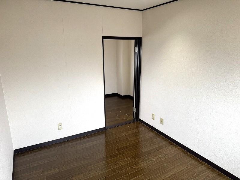 拡大写真:マンションADACHI 4階402の室内
